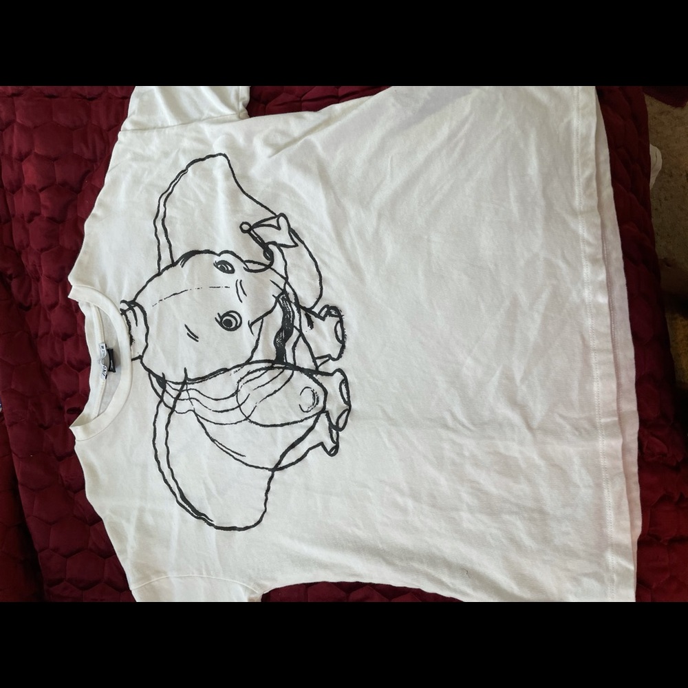 Disney’s Dumbo crew neck shirt